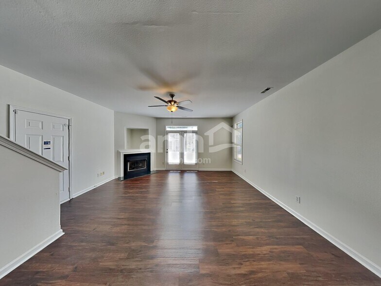 Building Photo - 11251 Heritage Green Dr