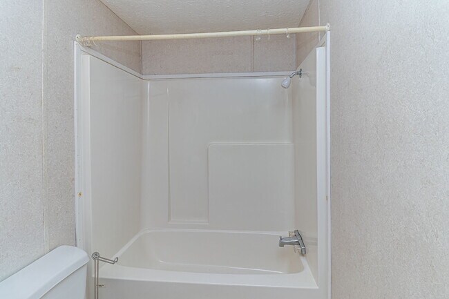 Building Photo - *Great Location!* 2 Bedroom | 2 Bathroom Singlewide in Goldsboro *Lawn Care Included!*