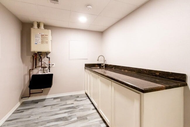 Building Photo - 7575 Coburn Dr