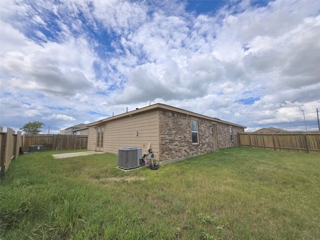 Building Photo - 380 Stone Gage Dr