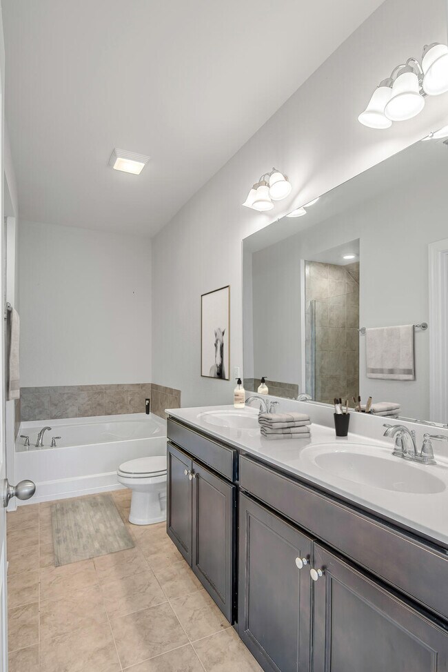 Building Photo - 5035 Napoli Dr