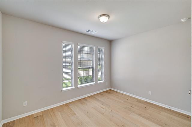 Building Photo - 5513 Deer Run Dr