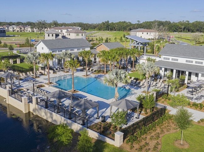 Building Photo - Winter Park  home in a Gated Community