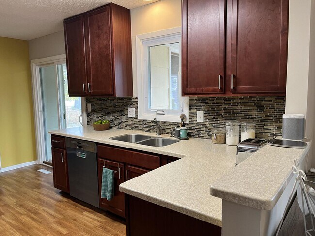 Building Photo - Gorgeous 4-Bed Home with Finished Basement...