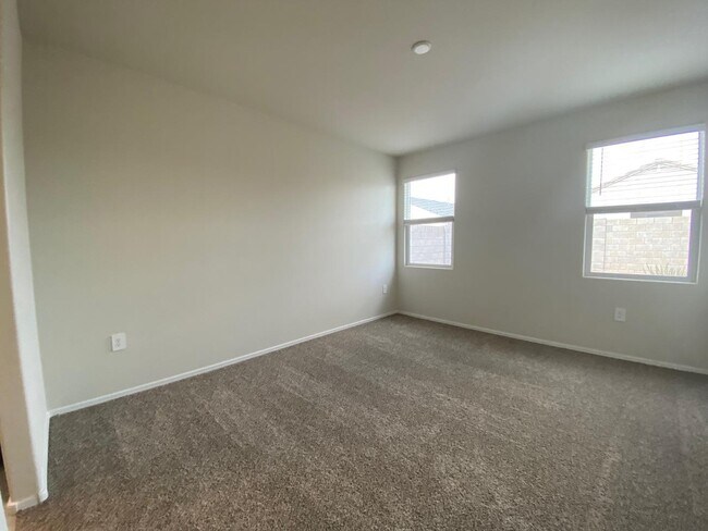 Building Photo - 24402 W Pueblo Ave