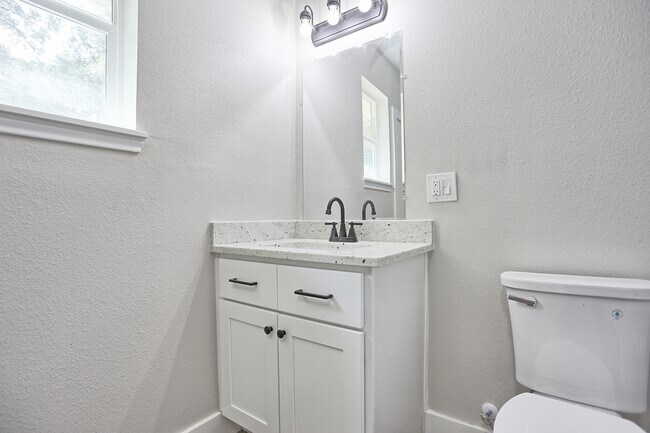 Building Photo - 704 Natchez River Cir