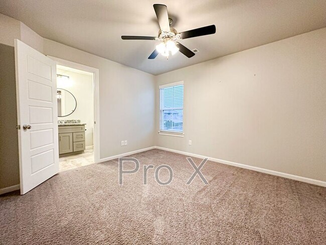 Building Photo - 1733 W Whitney Ln