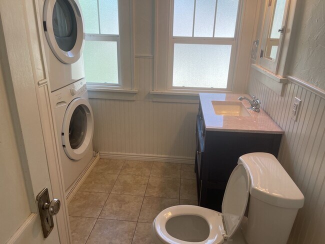 Building Photo - 1831 12th Ave