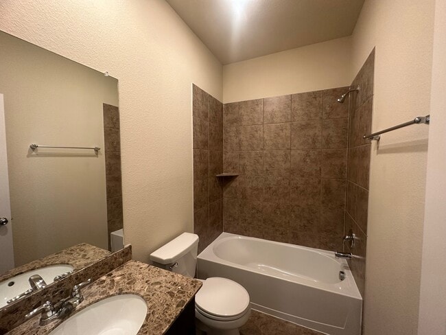 Building Photo - 482 Terra Vis Cir