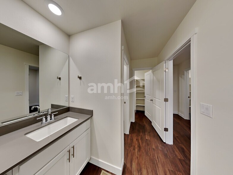 Building Photo - 4718 87th Ave NE