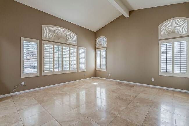 Building Photo - Welcome to your private Oasis!!