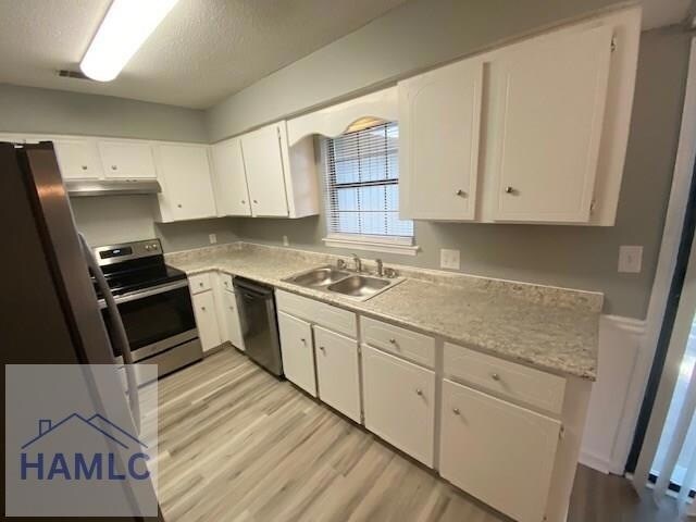 Building Photo - 300 Robinson Loop