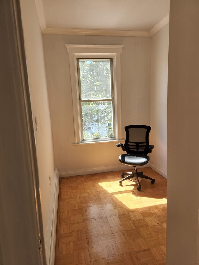 Building Photo - For Rent