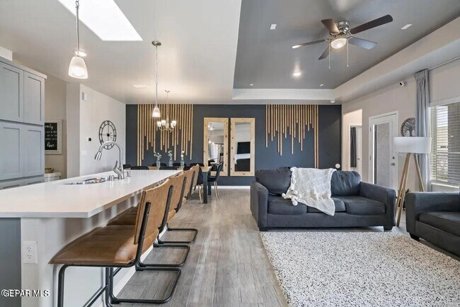 Building Photo - 930 Bicknor Pl