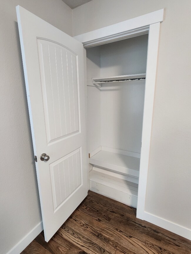 Building Photo - 3BR With Newer Updates