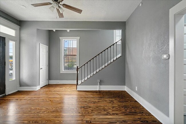 Building Photo - 156 N Tucker St