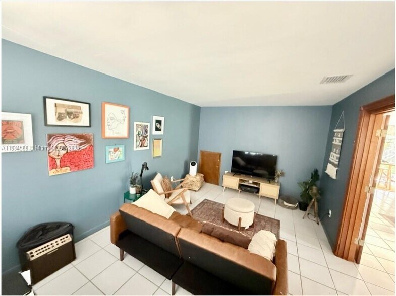Building Photo - 16262 SW 139th Ct
