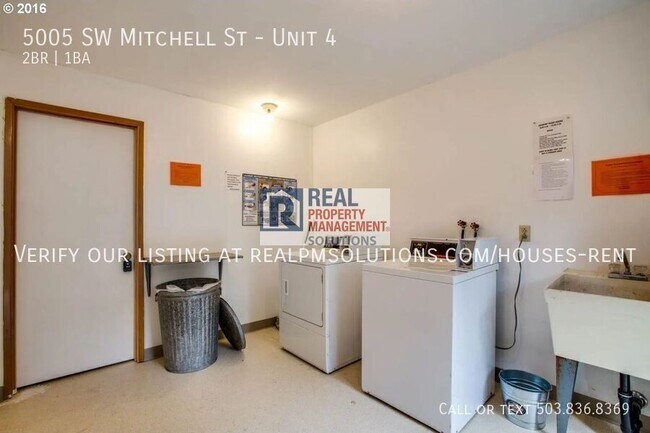 Building Photo - 5005 SW Mitchell St