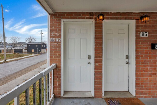 Building Photo - 280 1/2-85-82 S Wheatland Ave