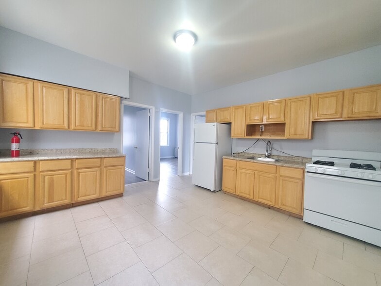 Primary Photo - 41 W 54th St