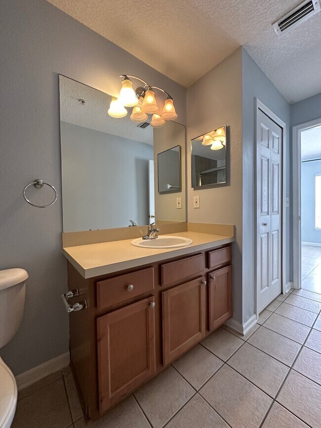 Building Photo - 9411 Osprey Branch Trail