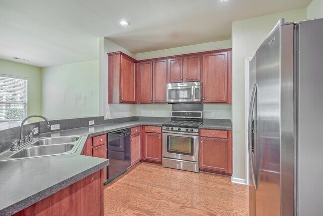 Building Photo - 230 Cameron St