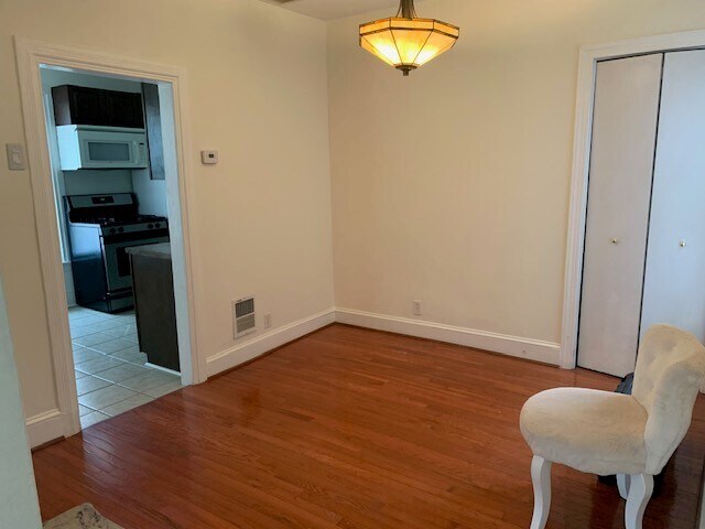 Building Photo - 75 Centre St