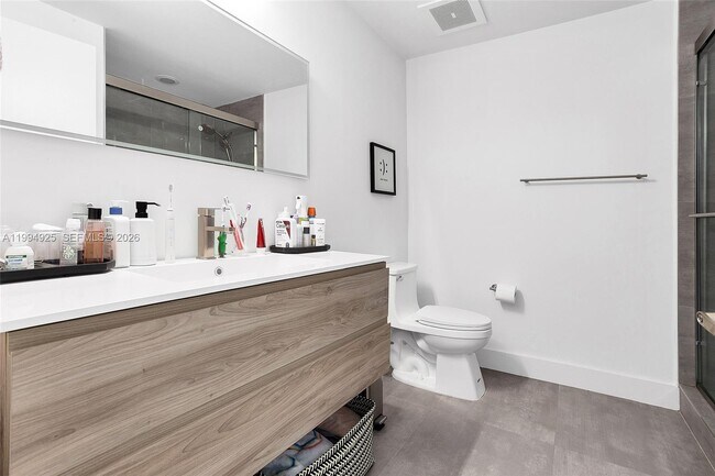 Building Photo - 3029 NE 188th St