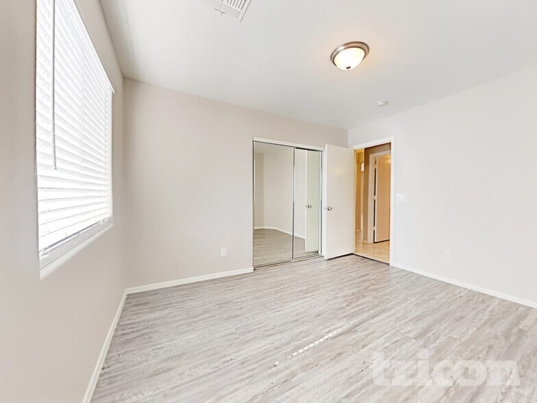 Building Photo - 15456 W Desert Mirage Dr