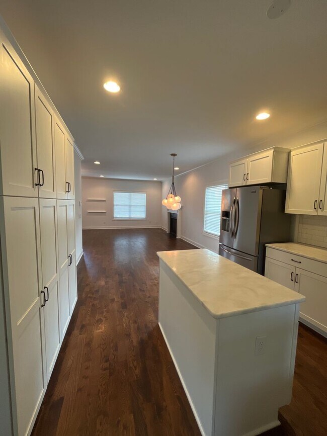 Building Photo - 3 Bedroom/ 2.5 Bath Home in Woodbine with Beautiful Screened in Porch and Fenced Yard.