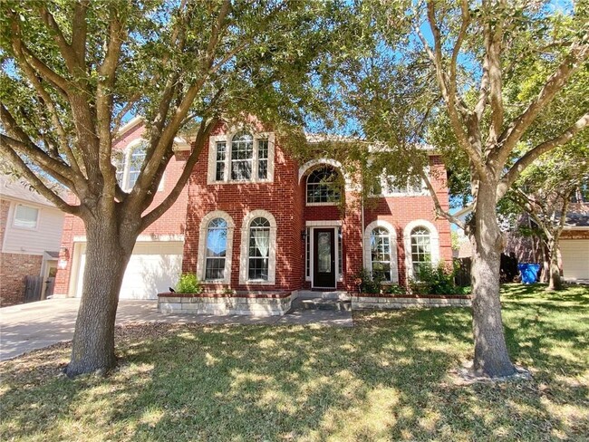 Building Photo - 800 House Wren Loop