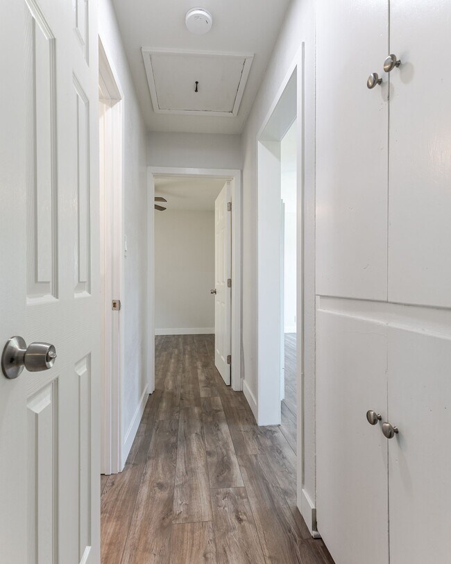 Building Photo - Fully Renovated 2BR/1BA Unit in Altadena –...