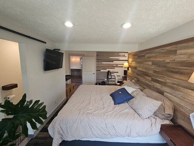 Building Photo - Beautiful Home in the Spokane