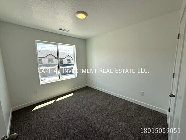 Building Photo - 4347 N 325 E