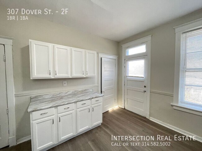 Building Photo - 307 Dover St