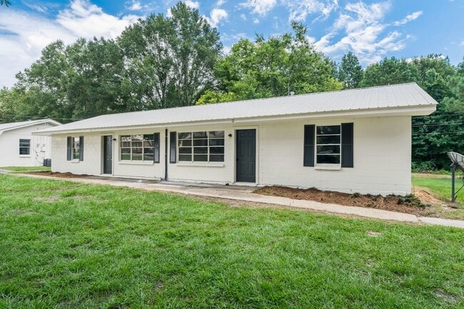 Primary Photo - 1 E Westover Dr