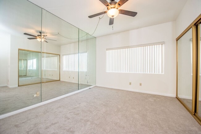 Building Photo - Updated 2 BR- 2 BA in FOUNTAIN VALLEY