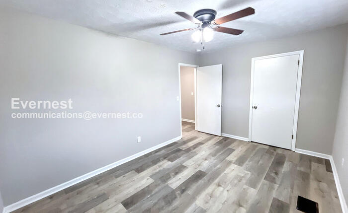 Building Photo - 57 Clara Dr