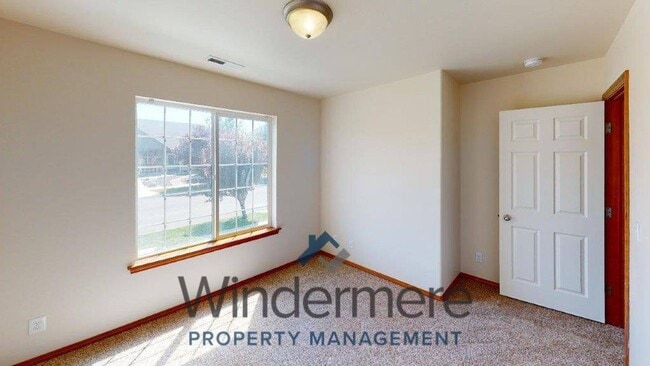 Building Photo - 2106 S Quillan St