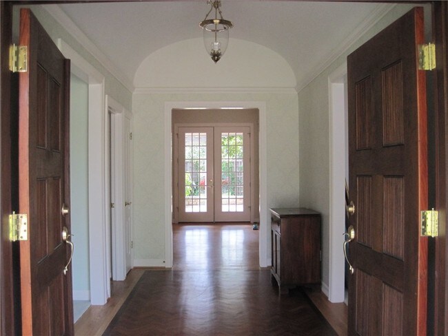 Building Photo - 6800 Western Oaks Blvd