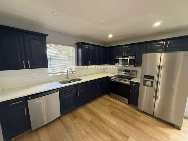 Building Photo - 6409 N 41st St