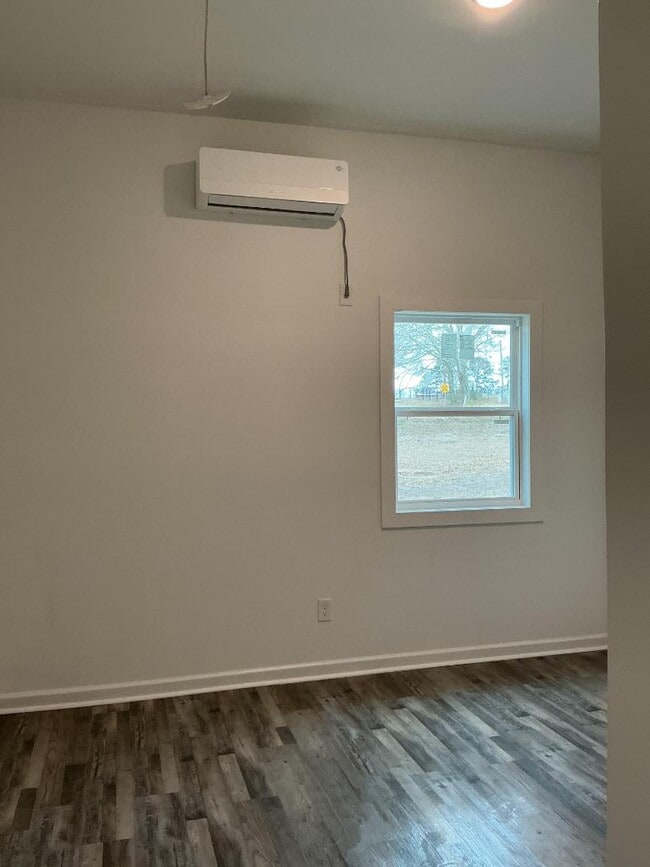 Building Photo - 2 Smith Rd