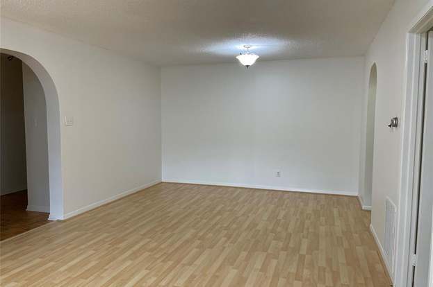 Building Photo - 2700 Bellefontaine-