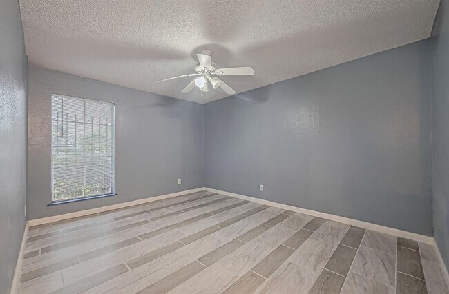 Building Photo - 12615 Brookglade Cir