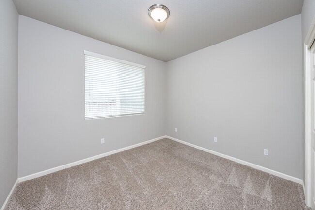 Building Photo - 3555 Encino Ave