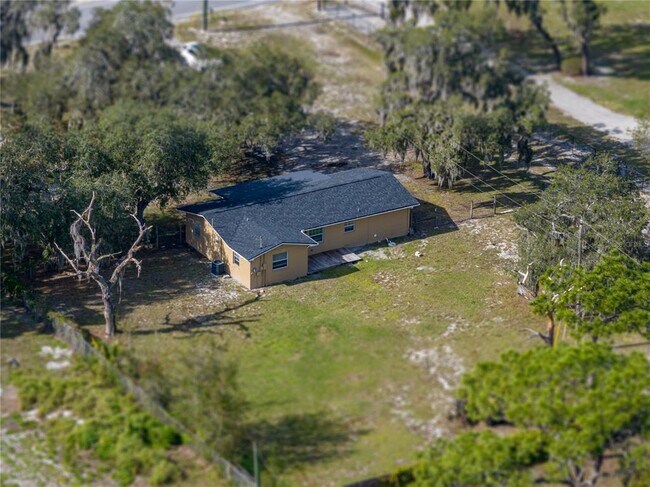 Building Photo - 5017 Lewellyn Rd