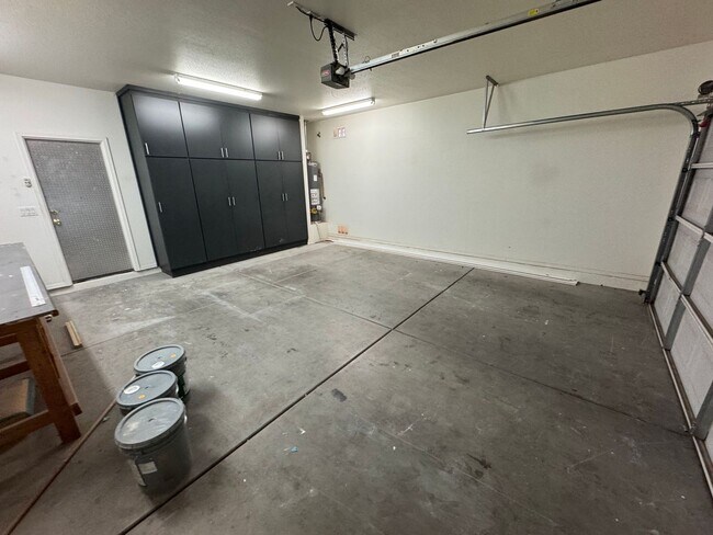 Building Photo - 4133 E Cherry Hills Dr