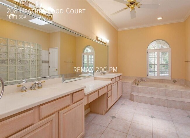 Building Photo - 208 Heatherwood Ct