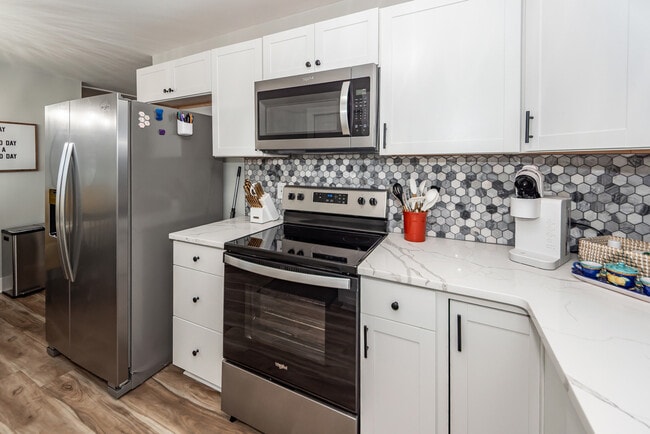 Building Photo - 1511 Larry St