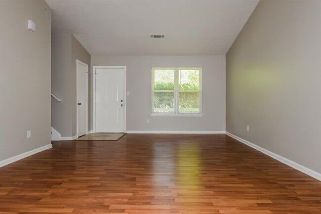 Building Photo - 5296 Kinsdale Ln